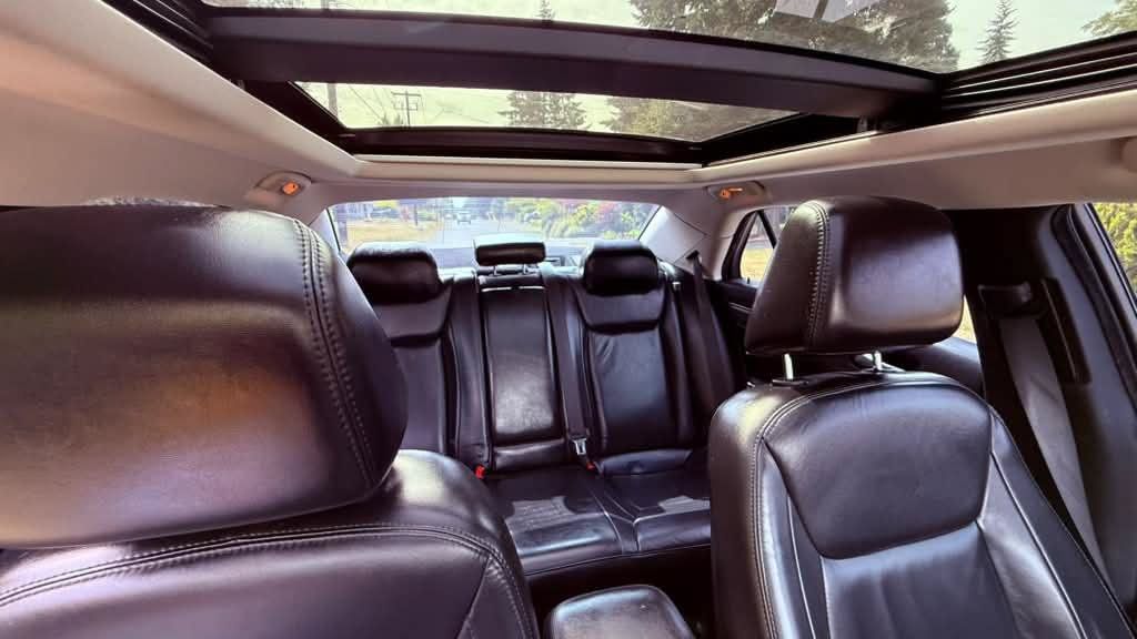 Used 2016 Chrysler 300 Limited RWD image 16