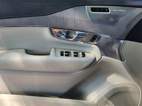 Used 2025 Volvo XC90 B6 Ultra w/ Lounge Package image 23