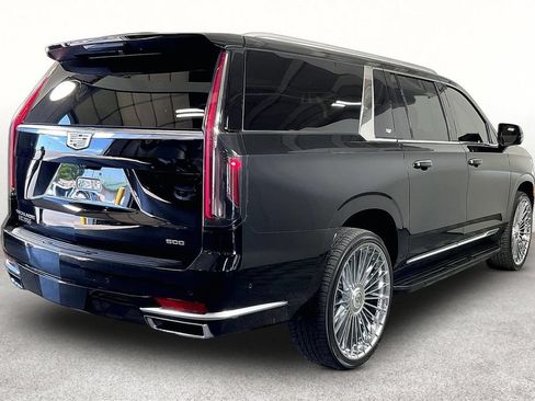 Used 2024 Cadillac Escalade ESV Premium Luxury AWD/4WD image 4