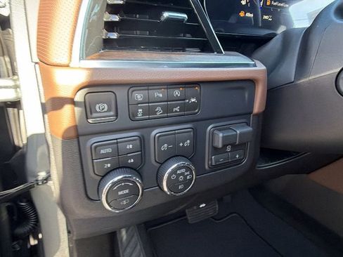 New 2026 Chevrolet Suburban High Country image 20