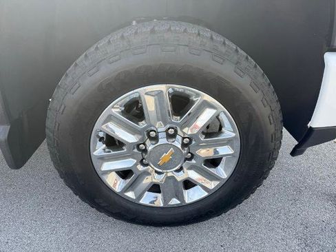 Used 2024 Chevrolet Silverado 3500 High Country w/ High Country Premium Package AWD/4WD image 10