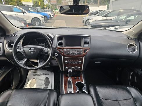 Used 2017 Nissan Pathfinder Platinum AWD/4WD image 36