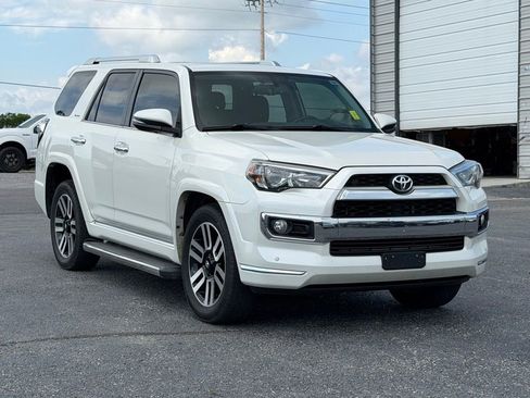 Used 2018 Toyota 4Runner Limited RWD image 2