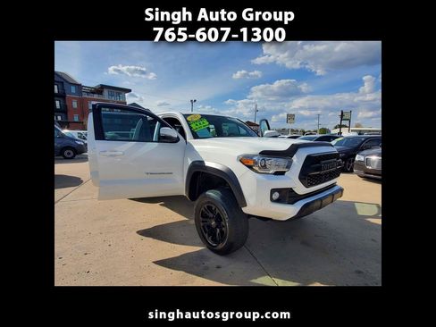 Used 2017 Toyota Tacoma TRD Off-Road image 1