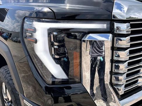 Used 2024 GMC Sierra 2500 Denali w/ Denali Reserve Package AWD/4WD image 33