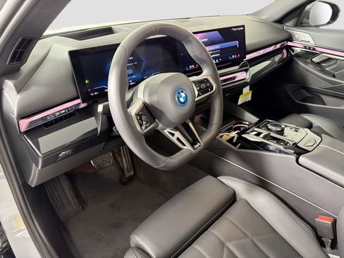 Certified 2025 BMW i5 eDrive40i w/ M Sport Package image 10