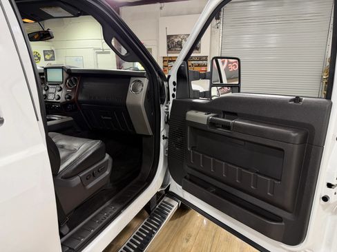 Used 2015 Ford F250 Lariat w/ Lariat Ultimate Package AWD/4WD image 20