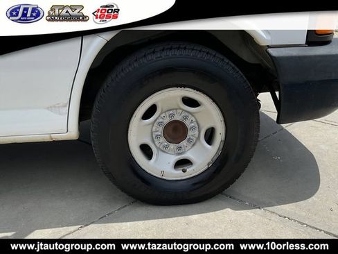 Used 2016 Chevrolet Express 2500 RWD image 9