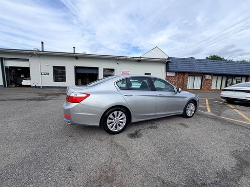 Used 2014 Honda Accord EX image 30
