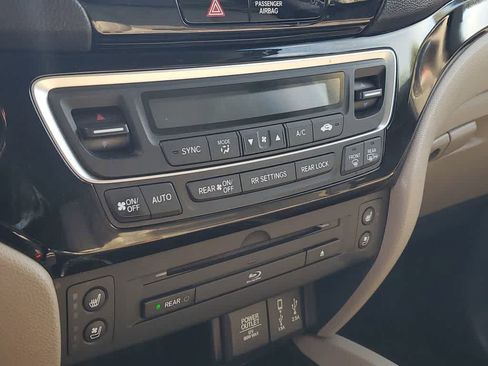 Used 2018 Honda Pilot Elite image 29