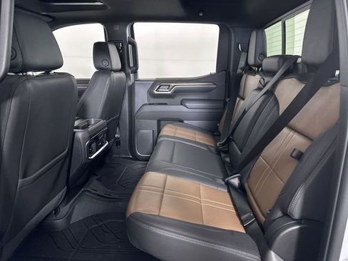 Used 2025 Chevrolet Silverado 1500 High Country w/ High Country Premium Package RWD image 26