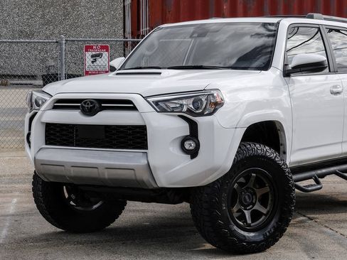 Used 2022 Toyota 4Runner TRD Off-Road AWD/4WD image 5