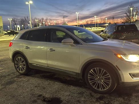 Used 2018 Lincoln MKX Reserve w/ Lincoln MKX Climate Package image 2