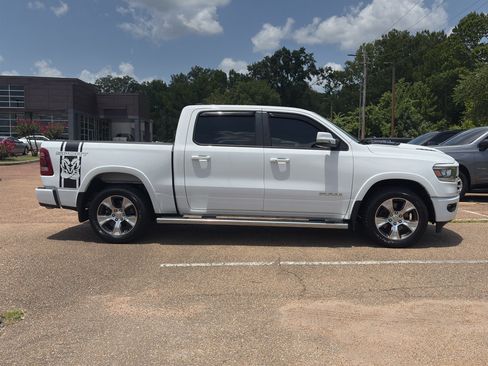 Used 2022 RAM 1500 Laramie AWD/4WD image 3