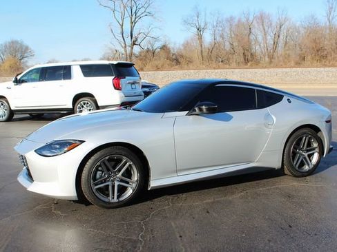 Used 2025 Nissan Z Sport w/ Floor Mat Package image 3