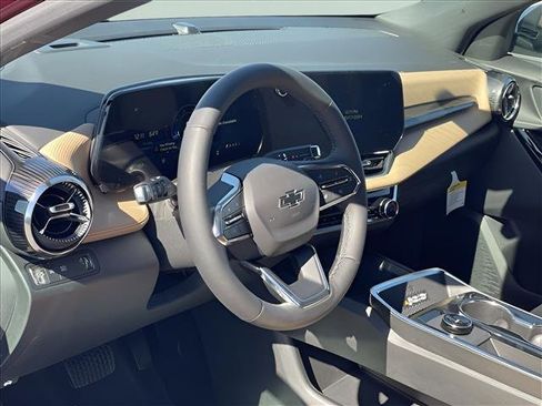 New 2025 Chevrolet Equinox ACTIV w/ Safety and Technology Package image 12