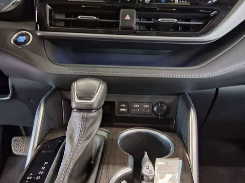 Used 2022 Toyota Highlander Platinum image 12