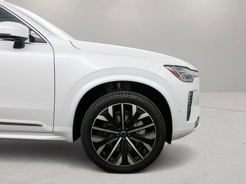 New 2026 Volvo XC90 B5 Plus image 33