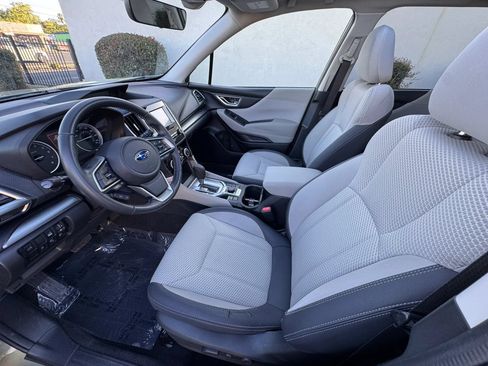 Used 2019 Subaru Forester Premium AWD/4WD image 10