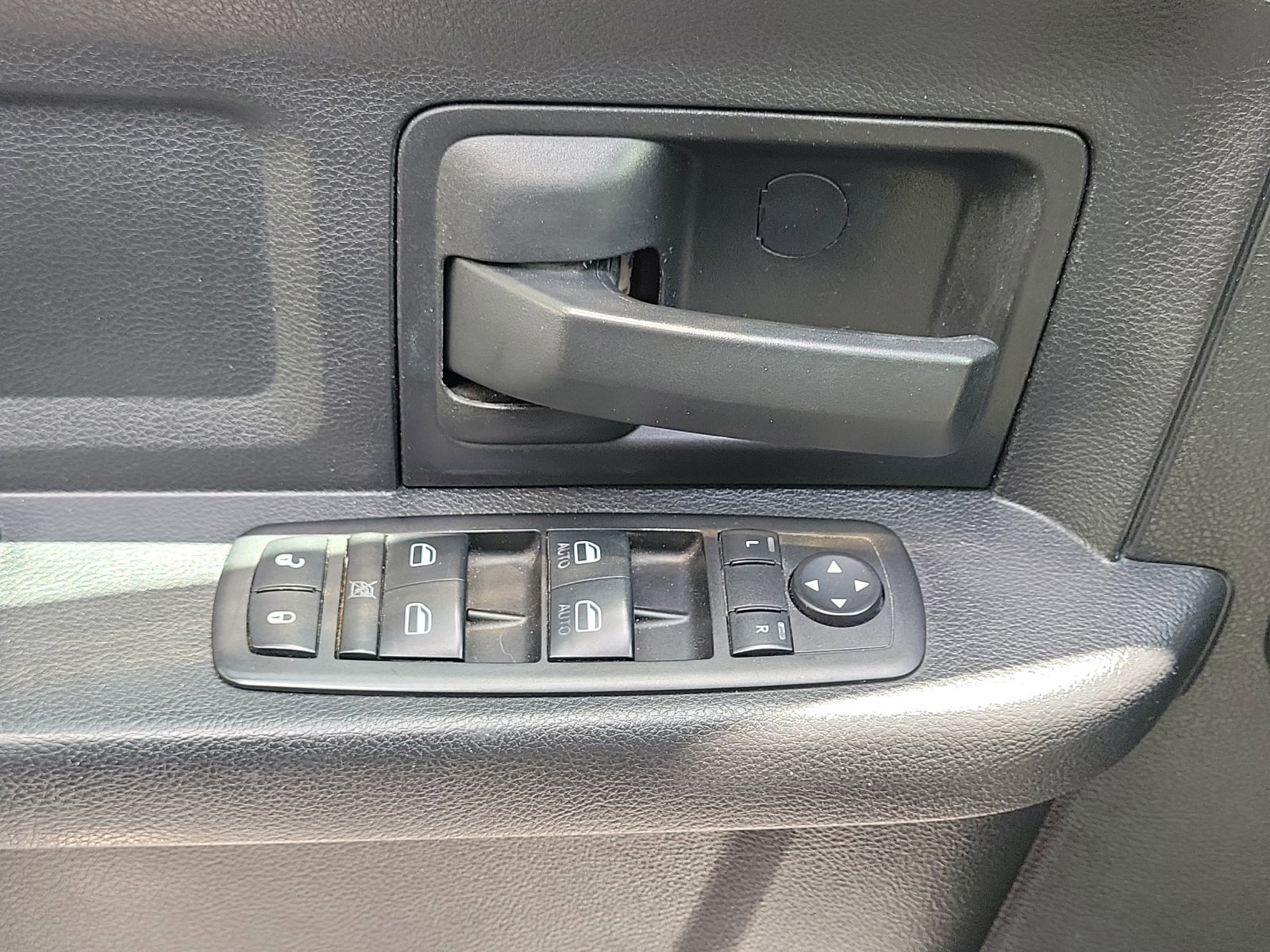 Used 2015 RAM 1500 Tradesman w/ Popular Equipment Group AWD/4WD image 14