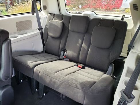 Used 2016 Dodge Grand Caravan SXT w/ Rear Park Assist Package image 13