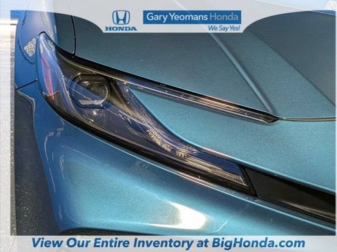 Used 2025 Toyota Camry LE w/ Convenience Package FWD image 11