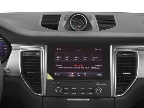 Used 2018 Porsche Macan Turbo w/ Premium Package Plus image 12