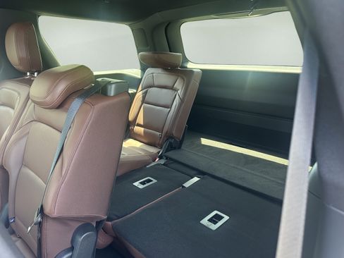 New 2026 Lincoln Navigator Reserve AWD/4WD image 12
