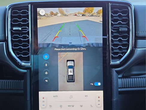 New 2025 Ford Ranger Lariat w/ FX4 Off-Road Package image 17