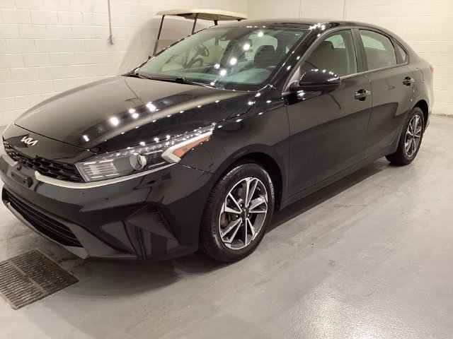 Used 2023 Kia Forte LXS FWD image 3