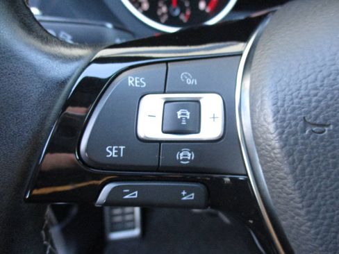 Used 2021 Volkswagen Tiguan SE R-Line FWD image 27