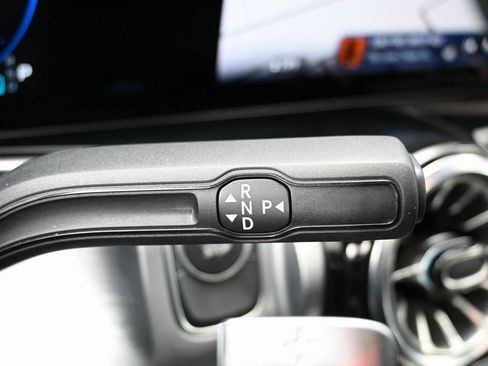 Used 2024 Mercedes-Benz EQB 250+ image 25