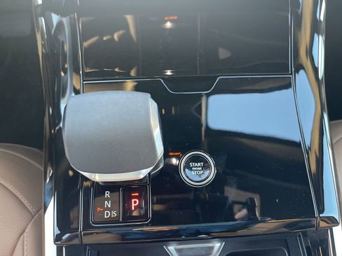 Used 2025 Land Rover Range Rover Sport SE image 22