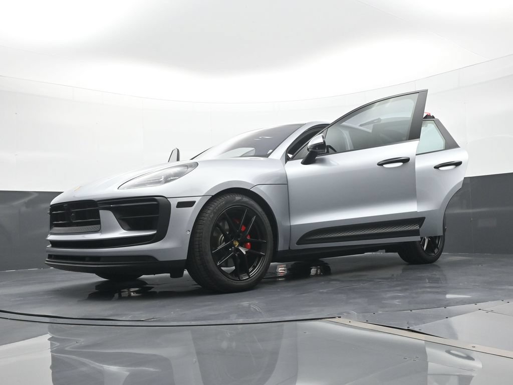 Certified 2023 Porsche Macan S AWD/4WD image 30