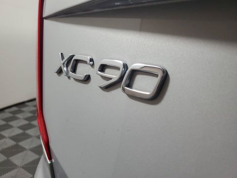 Certified 2024 Volvo XC90 B6 Plus w/ Protection Package Premier AWD/4WD image 8