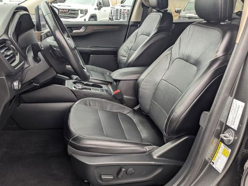 Used 2020 Ford Escape Titanium image 23