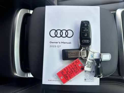 Used 2025 Audi Q7 3.0T Premium Plus AWD/4WD image 34