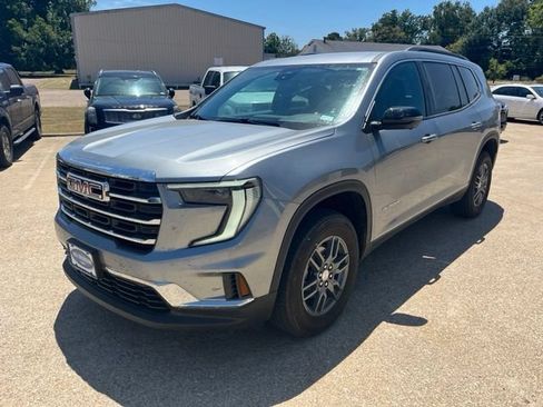 Used 2025 GMC Acadia Elevation FWD image 2