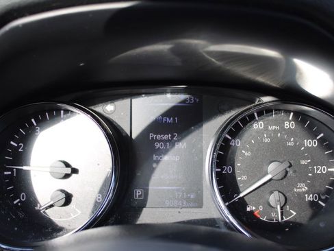 Used 2017 Nissan Rogue Sport S w/ S Appearance Package image 29