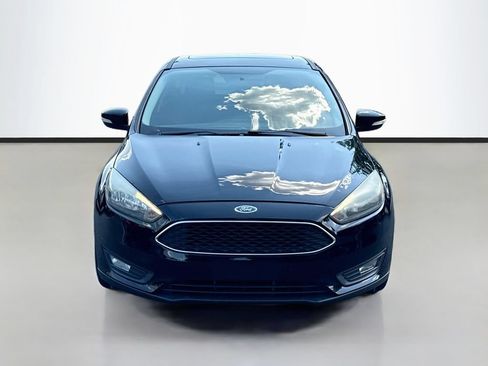 Used 2017 Ford Focus SEL FWD image 2
