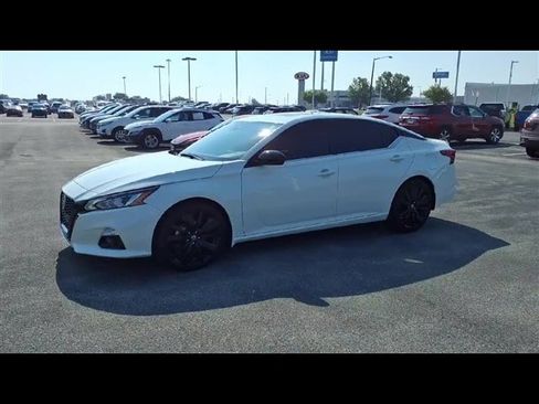 Used 2022 Nissan Altima 2.5 SR w/ Midnight Edition Package image 4