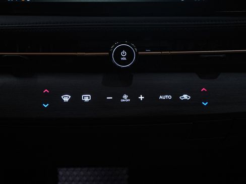 Used 2024 Nissan Ariya ENGAGE+ e-4ORCE image 18