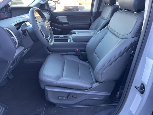 New 2026 Ford Expedition Active image 16