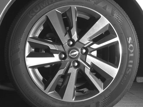 Used 2025 Nissan Versa SV image 12