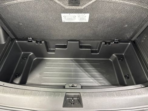 Used 2023 Chevrolet Traverse LT AWD/4WD image 59