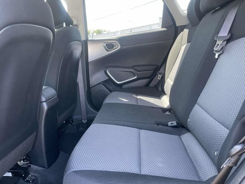 Used 2023 Kia Soul LX FWD image 18
