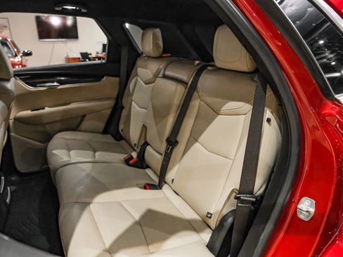 Used 2019 Cadillac XT5 FWD image 32