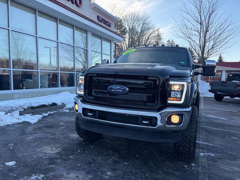 Used 2011 Ford F250 Lariat w/ Lariat Ultimate Pkg image 3