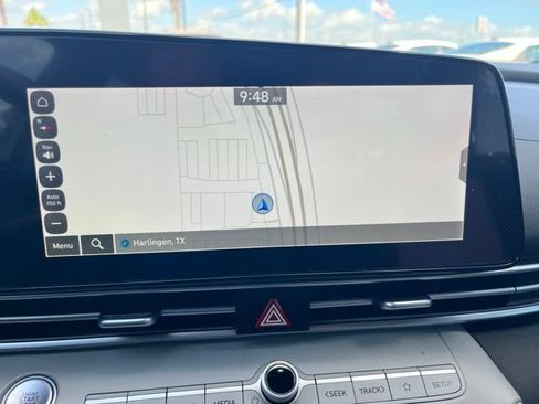 Used 2025 Hyundai Elantra Limited FWD image 13