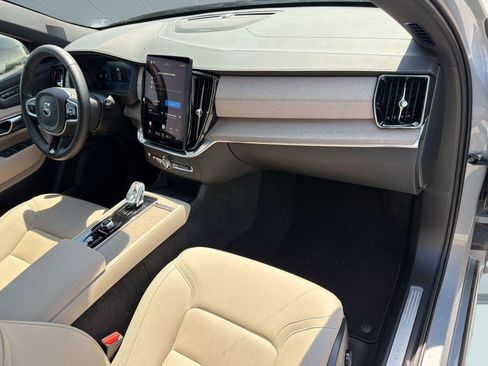 Certified 2025 Volvo XC90 B5 Plus image 31